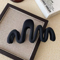 Chic Resin Hair Claw Clip – 13cm Elegant Hair Accessory for Women