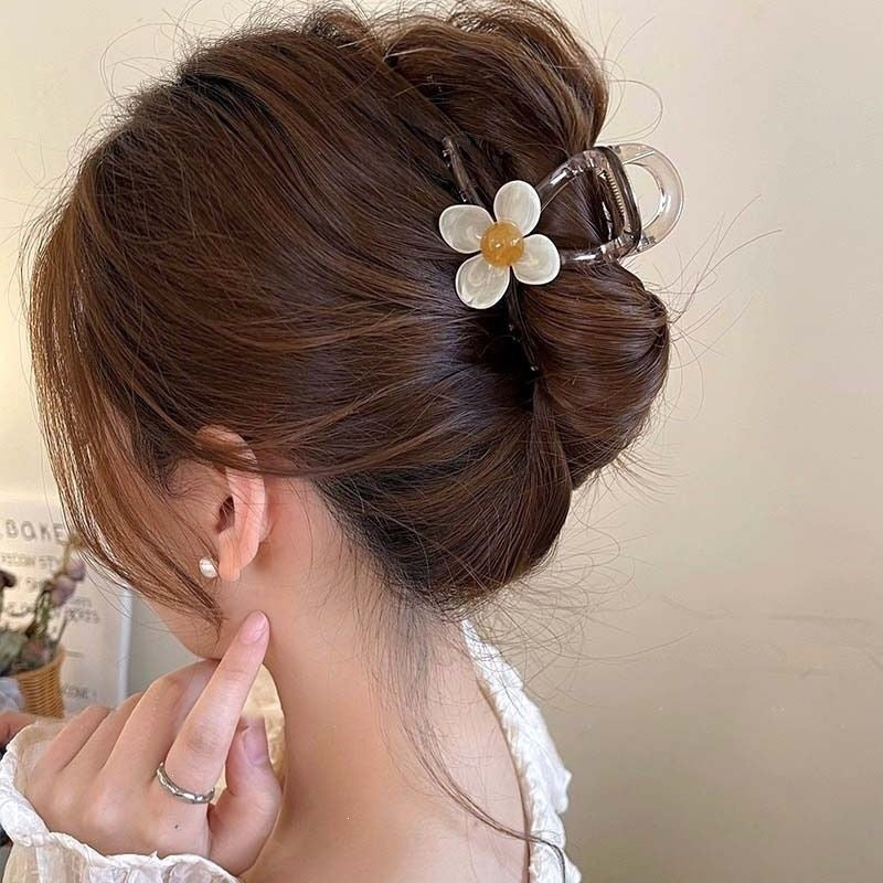 Beige Flower Hair Claw Clip for Women – Handmade 4-Petal Floral Hair Clip, Cute Elegant Hair Accessory for Updos & Everyday Hairstyles